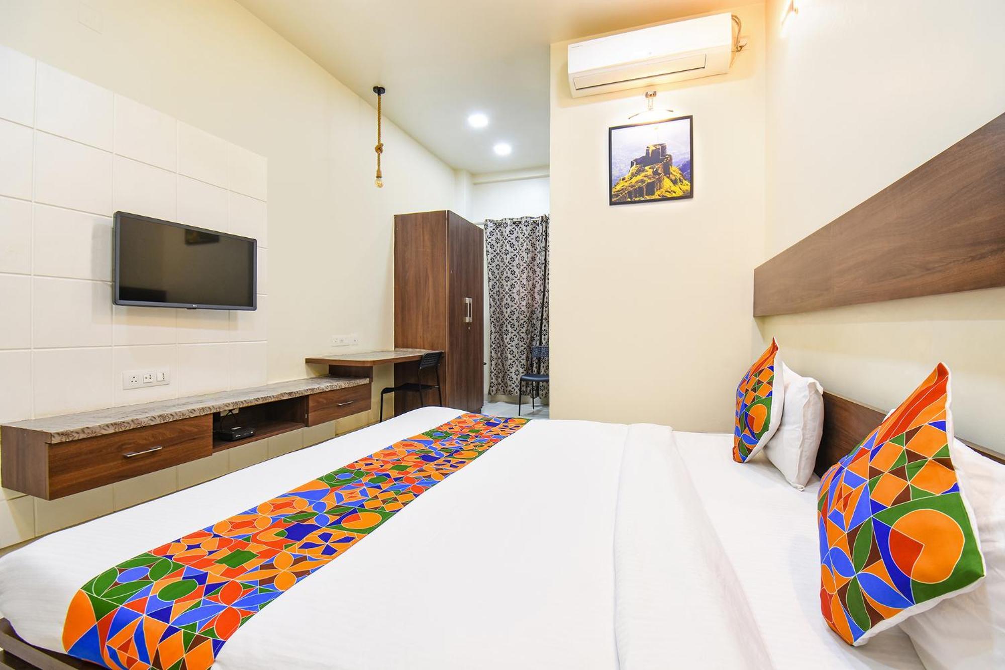Fabhotel Royal Suits - Nr Mahadji Shinde Chhatri Mundhwa Luaran gambar