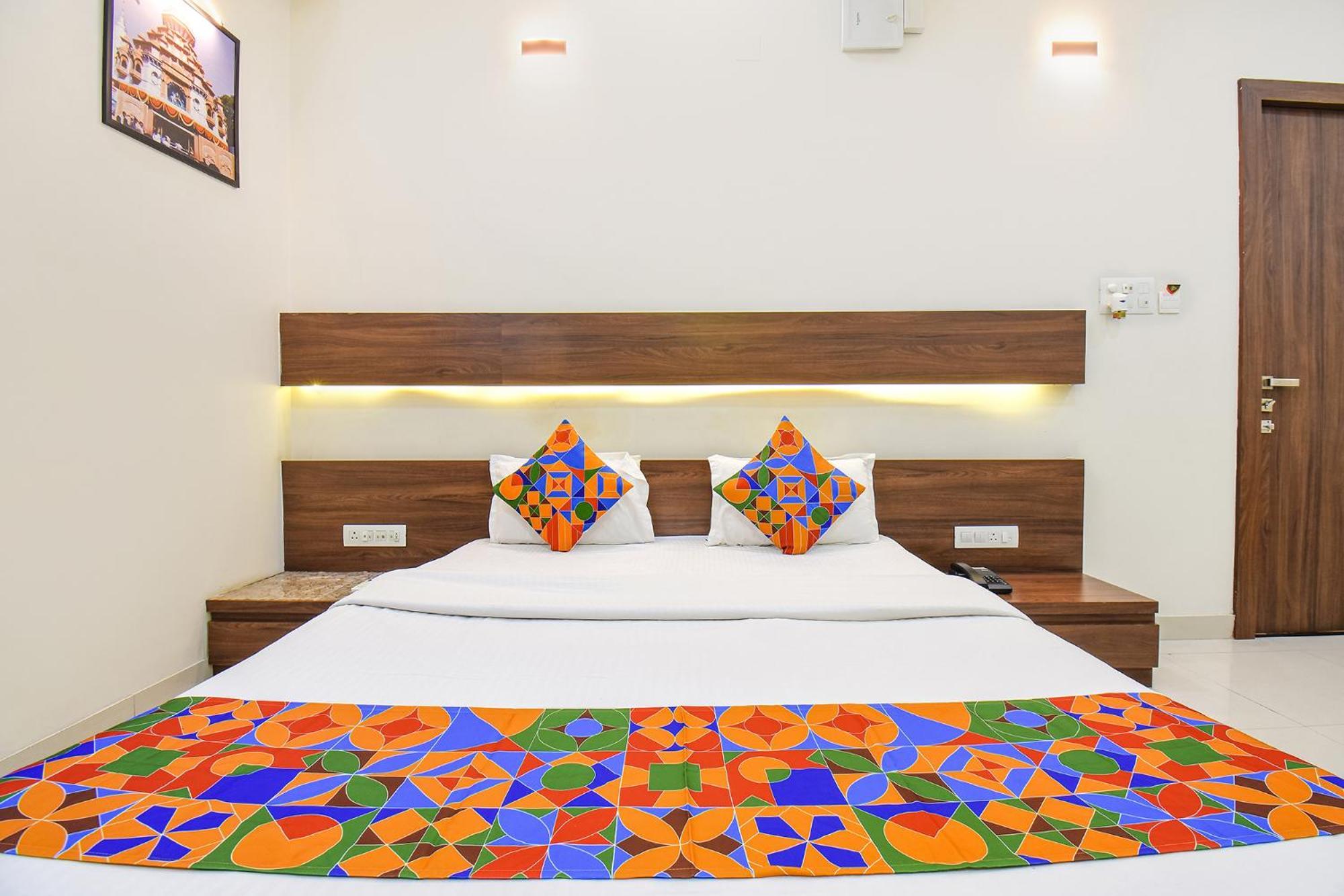 Fabhotel Royal Suits - Nr Mahadji Shinde Chhatri Mundhwa Luaran gambar