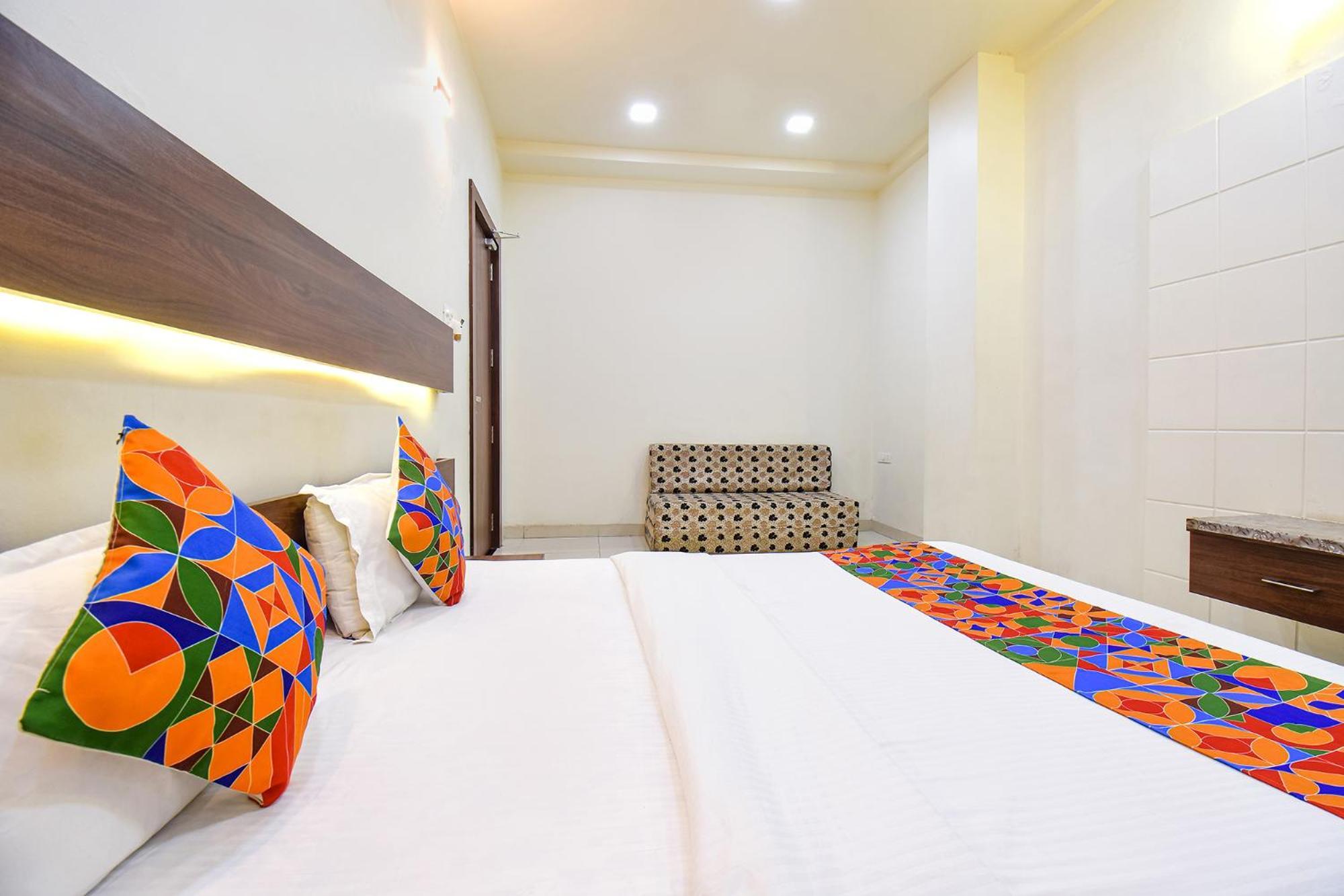 Fabhotel Royal Suits - Nr Mahadji Shinde Chhatri Mundhwa Luaran gambar